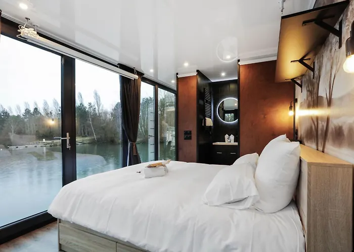 L\'Escale Royale Saint-Fargeau-Ponthierry - Seine - Melun