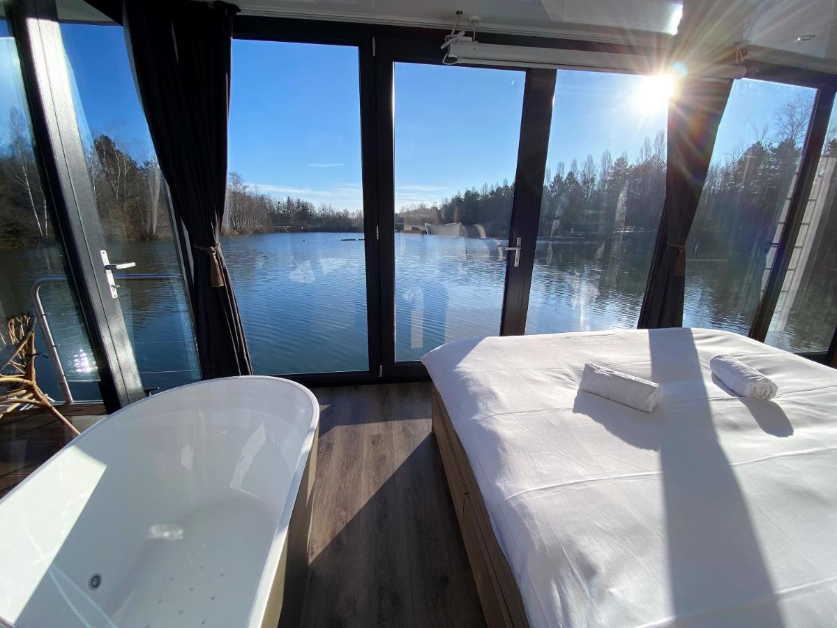 Botel L'escale Royale Saint-fargeau-ponthierry - Seine - Melun *